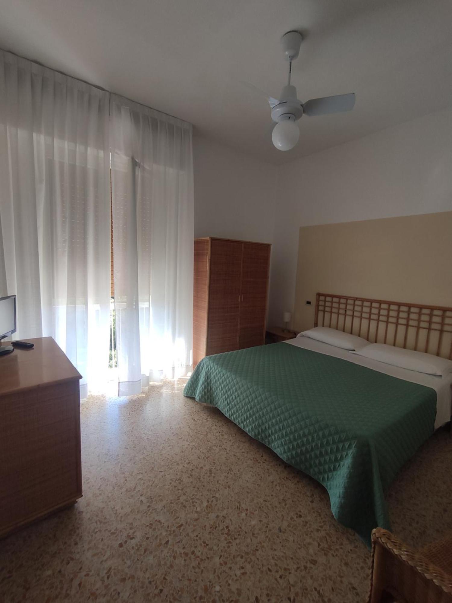 Hotel Imperia Marciana Marina  Bilik gambar